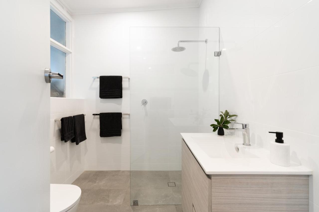 Modern Stylish Self-contained Apartment Burnside